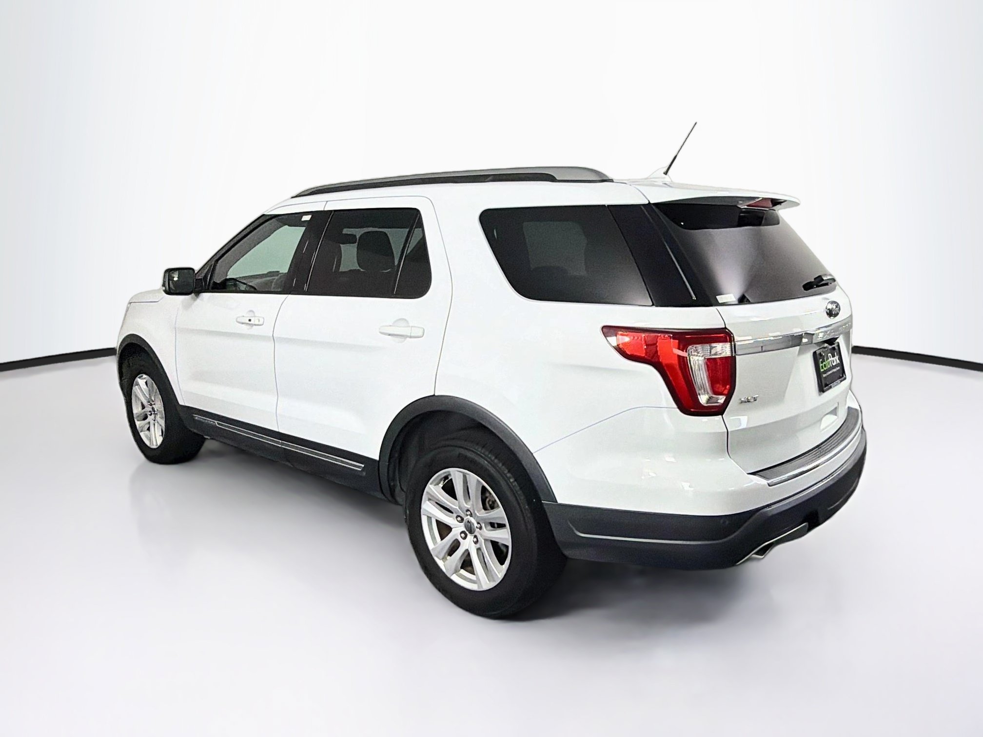 Used 2018 Ford Explorer XLT w/ Equipment Group 201A AWD/4WD image 5