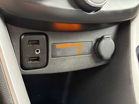 Used 2019 Chevrolet Trax LT w/ LT Convenience Package FWD image 24