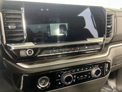 Certified 2022 Chevrolet Silverado 1500 LT AWD/4WD image 12