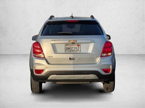 Used 2019 Chevrolet Trax LT w/ LT Convenience Package image 7