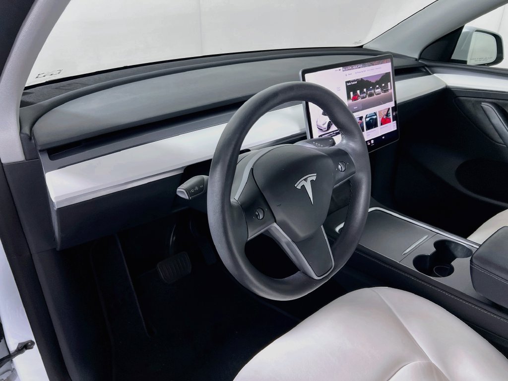 Used 2022 Tesla Model Y Long Range AWD/4WD image 6