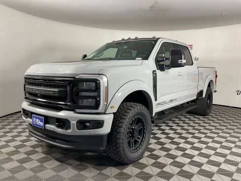 New 2026 Ford F250 Lariat w/ Black Appearance Package AWD/4WD image 7