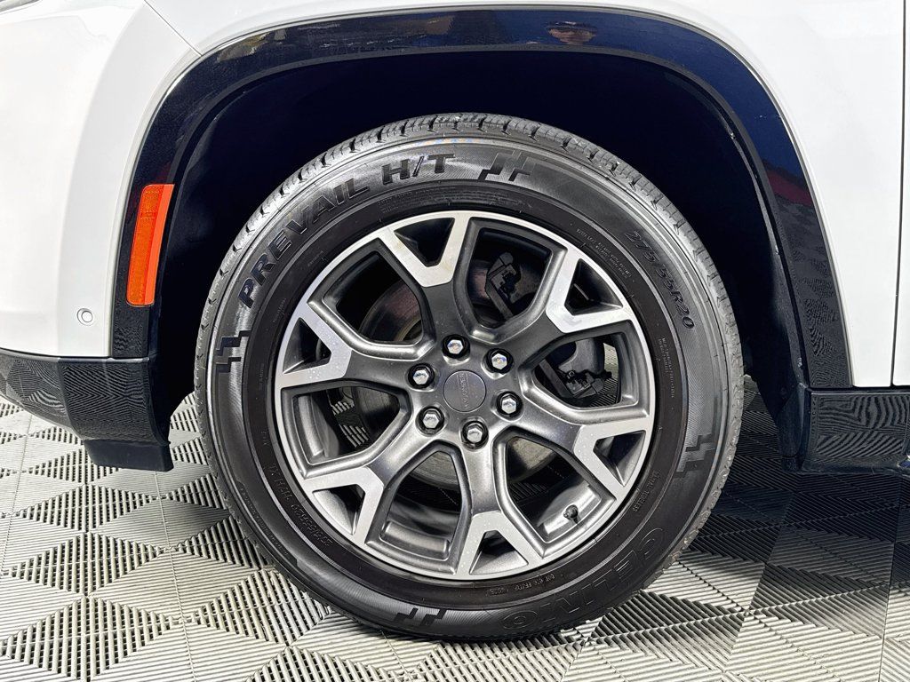 Used 2024 Jeep Wagoneer Series III AWD/4WD image 33