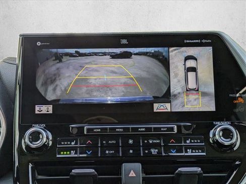 Used 2020 Toyota Highlander Platinum image 14