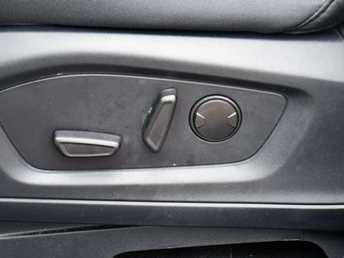 Used 2025 Ford Explorer Active AWD/4WD image 24