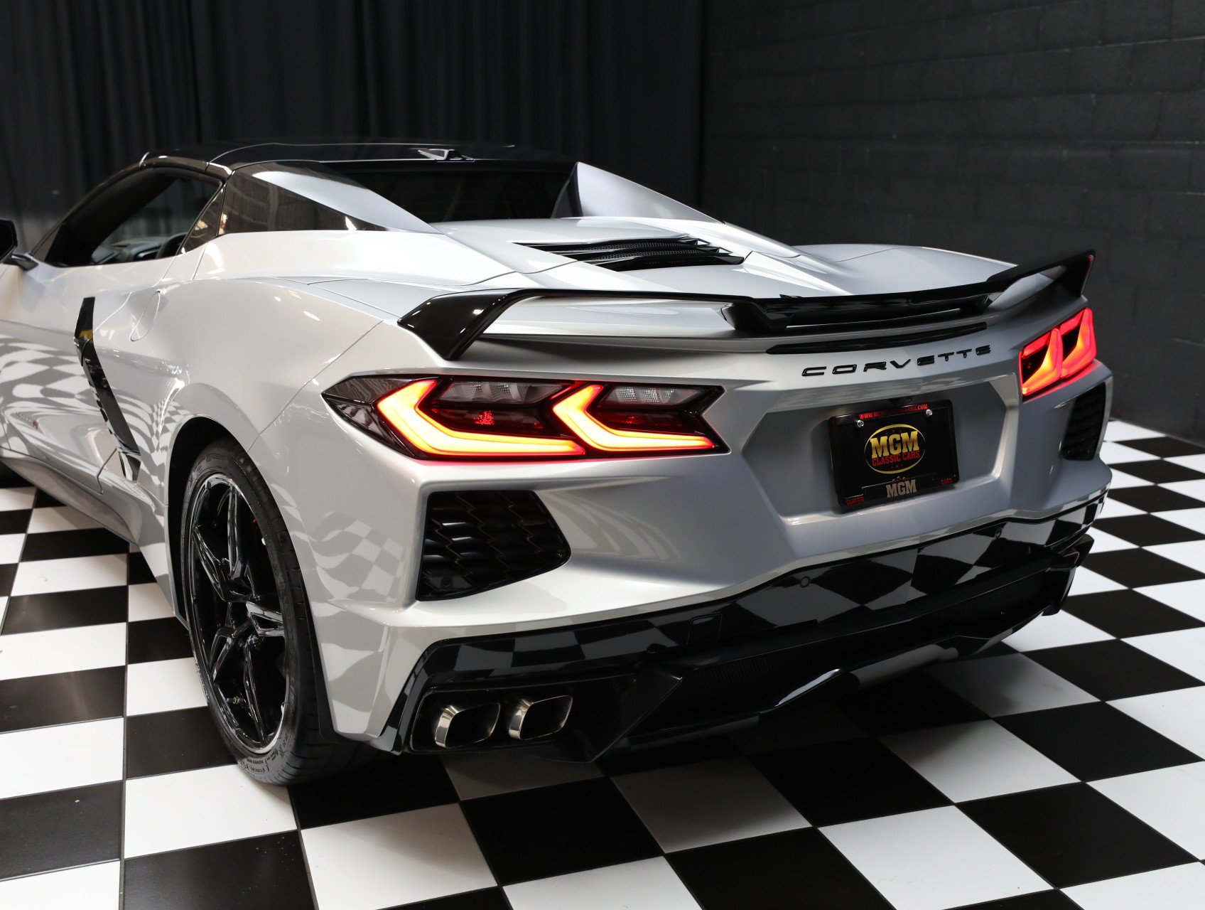 Used 2021 Chevrolet Corvette Stingray Premium Conv w/ Z51 Performance Package RWD image 10