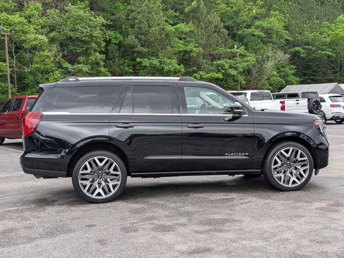 Used 2025 Ford Expedition Platinum w/ Platinum Ultimate Package AWD/4WD image 10