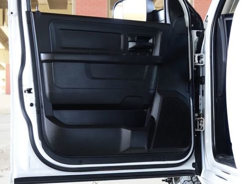 Used 2018 RAM 3500 Tradesman w/ Chrome Appearance Group image 39