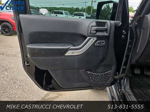 Used 2016 Jeep Wrangler Unlimited Rubicon AWD/4WD image 22