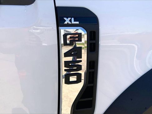 New 2025 Ford F450 image 5