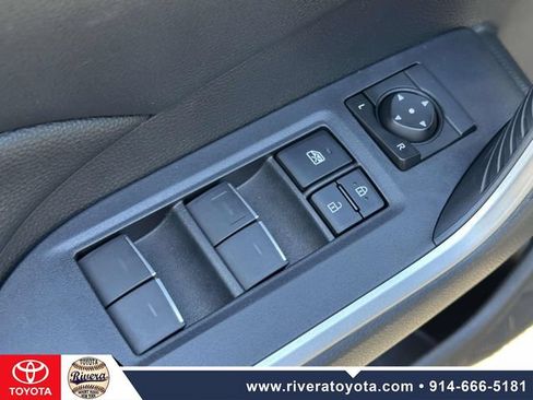 Used 2024 Toyota RAV4 SE w/ Weather & Moonroof Package AWD/4WD image 23