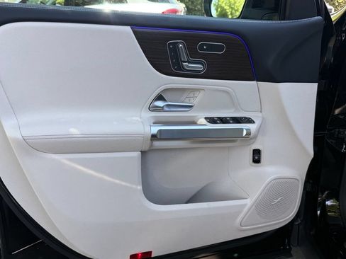 New 2026 Mercedes-Benz GLB 250 image 18