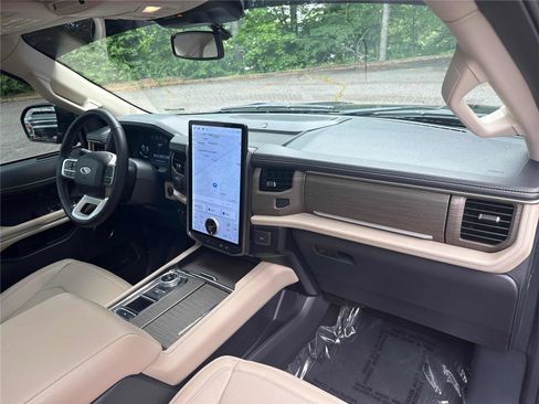 Used 2024 Ford Expedition Limited RWD image 27