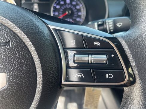 Used 2024 Kia Forte LXS w/ LXS Technology Package FWD image 18