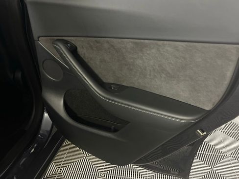 Used 2023 Tesla Model Y Performance image 27