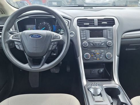 Used 2018 Ford Fusion S image 12