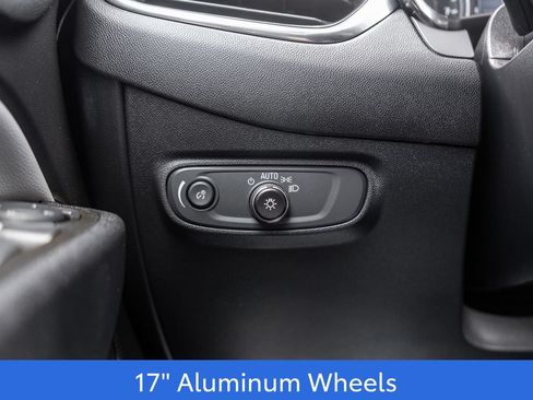 Used 2023 Chevrolet Equinox LT w/ Driver Convenience Package FWD image 21