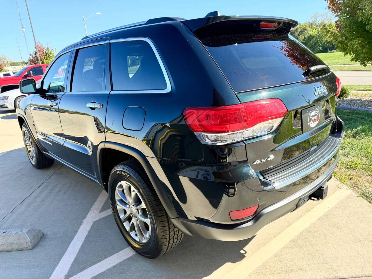 Used 2015 Jeep Grand Cherokee Limited w/ Luxury Group II AWD/4WD image 6