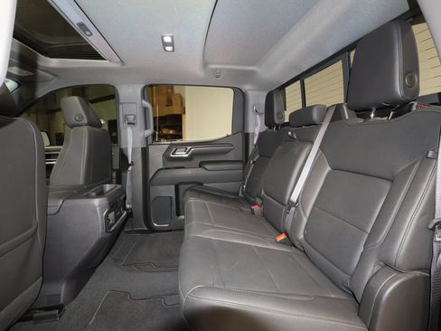 Used 2024 GMC Sierra 1500 SLT w/ SLT Premium Plus Package image 24