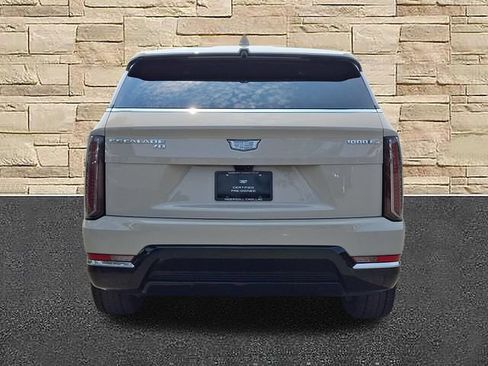 Certified 2026 Cadillac Escalade IQ Luxury 2 AWD/4WD image 3