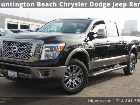 Used 2018 Nissan Titan Platinum Reserve w/ Platinum Utility Package image 10