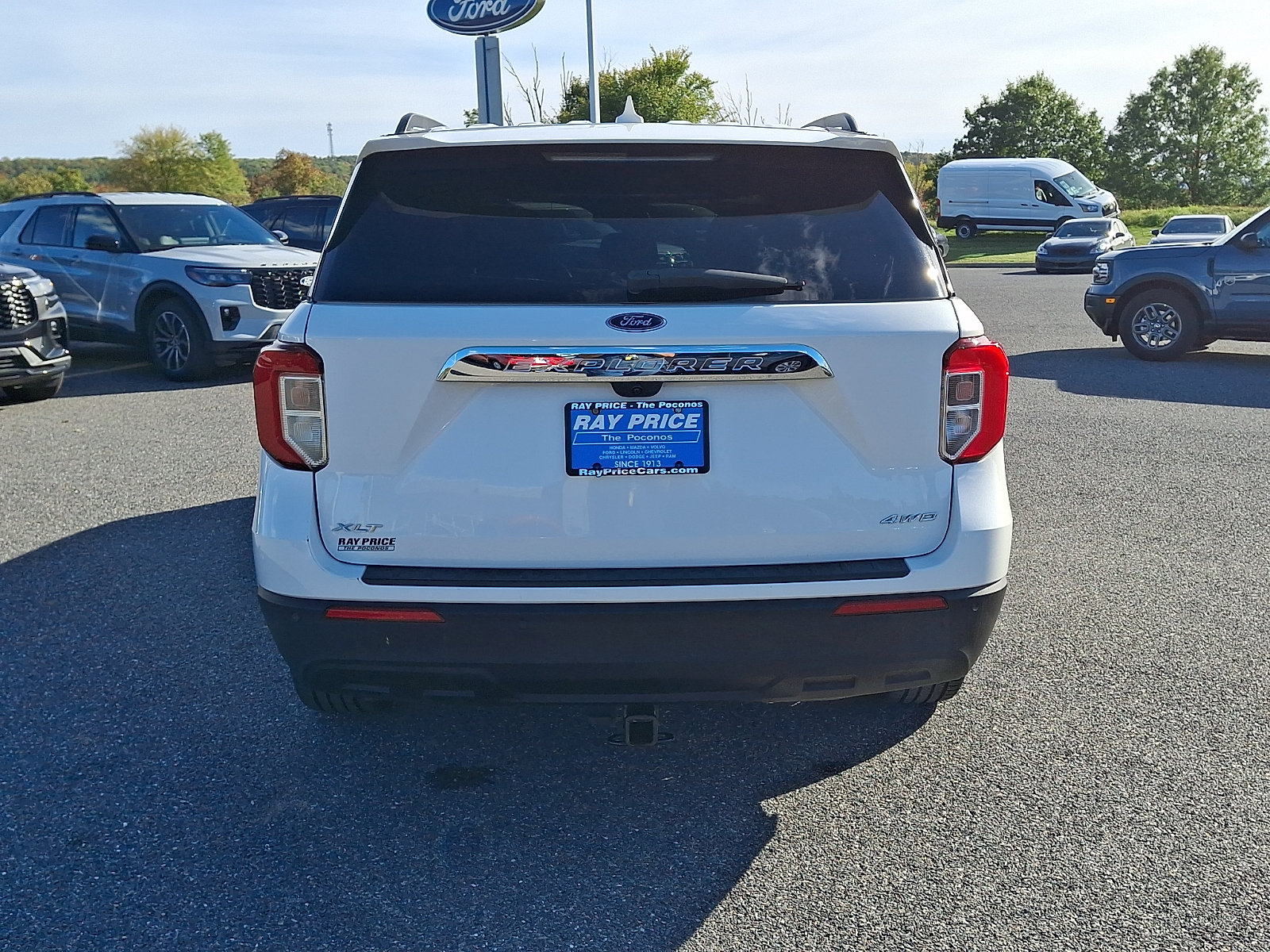 Used 2023 Ford Explorer XLT AWD/4WD image 6