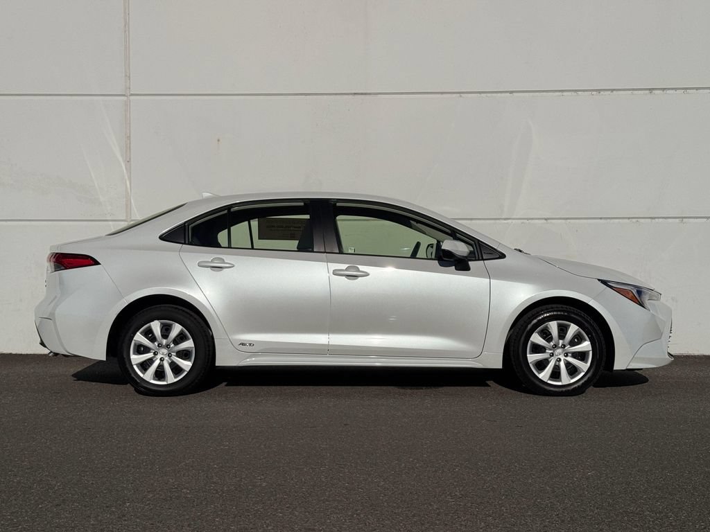 Certified 2026 Toyota Corolla LE AWD/4WD image 8