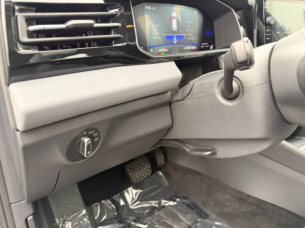 Used 2025 Volkswagen Jetta SE FWD image 19