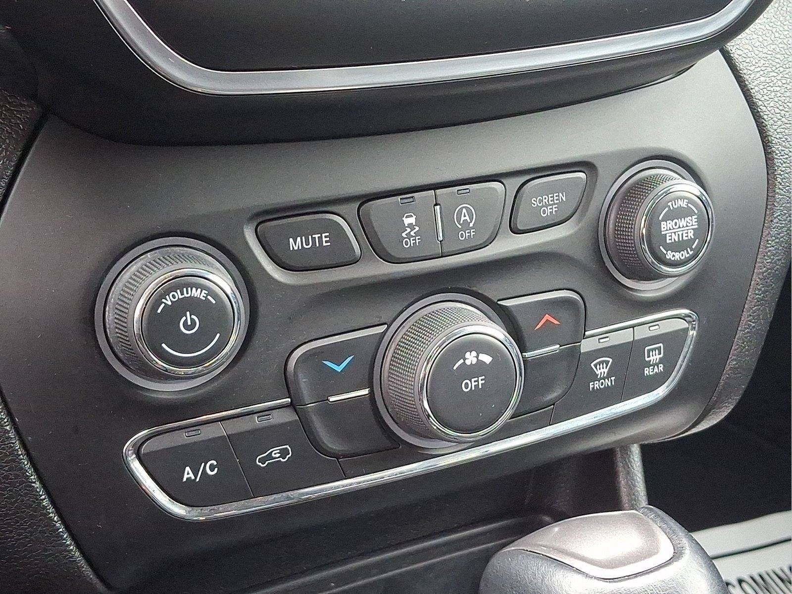 Used 2021 Jeep Cherokee Latitude Lux AWD/4WD image 14