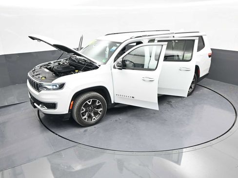 Used 2023 Jeep Wagoneer L Series III w/ Preferred Equipment Group image 46