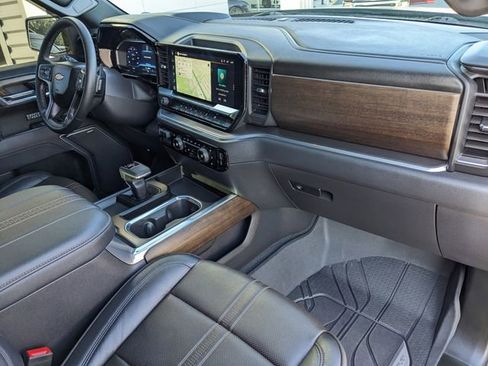 Certified 2025 Chevrolet Silverado 1500 High Country AWD/4WD image 10
