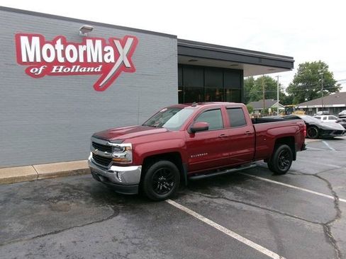 Used 2017 Chevrolet Silverado 1500 LT w/ All Star Edition AWD/4WD image 2