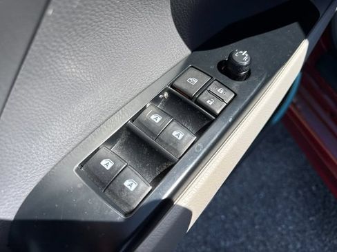 Used 2018 Toyota Camry SE FWD image 22
