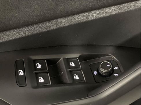 Used 2024 Volkswagen Jetta SE w/ Panoramic Sunroof Package FWD image 24