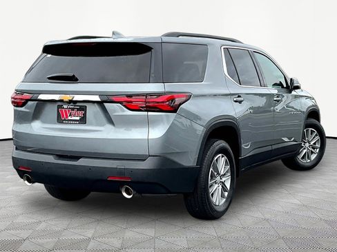 Used 2023 Chevrolet Traverse LT FWD image 6