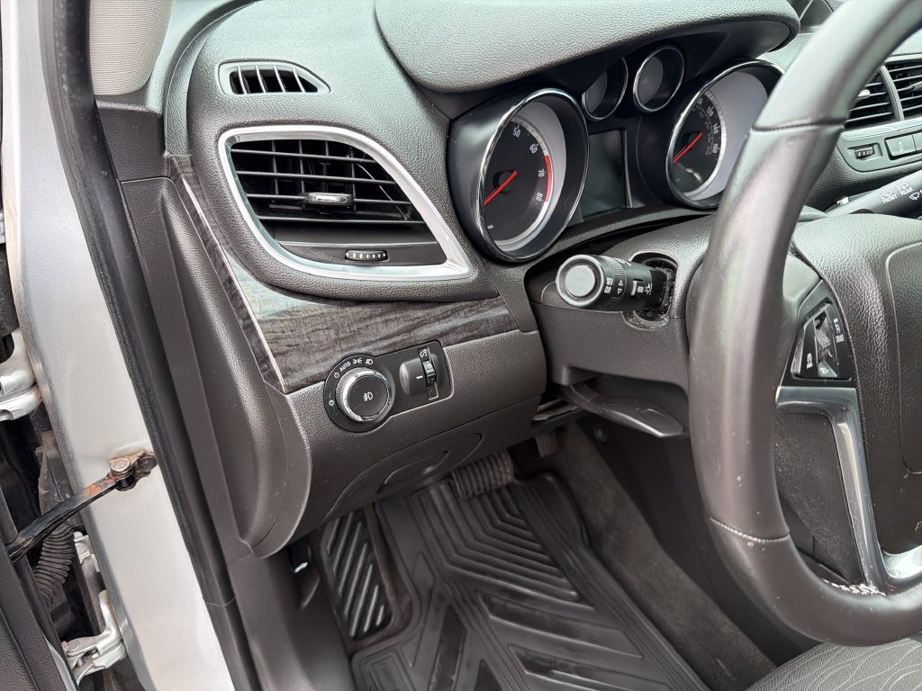 Used 2016 Buick Encore Convenience FWD image 18