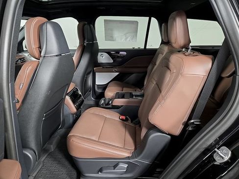 Used 2026 Lincoln Aviator Reserve w/ Luxury Package AWD/4WD image 10