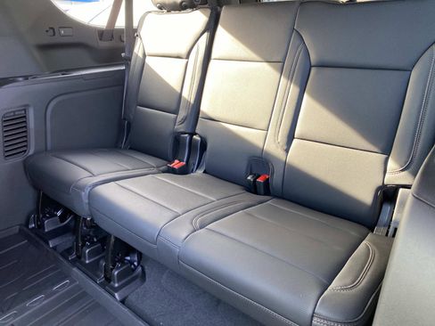 New 2026 Chevrolet Suburban High Country image 10