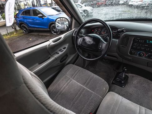 Used 1998 Ford F150 XLT image 32