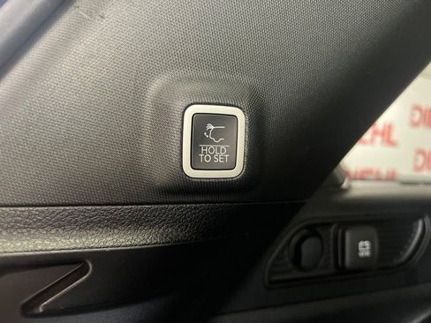 Used 2023 Jeep Grand Cherokee Altitude AWD/4WD image 9