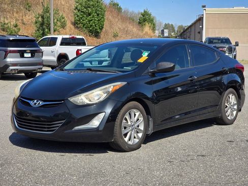 Used 2016 Hyundai Elantra SE w/ Option Group 02 image 2