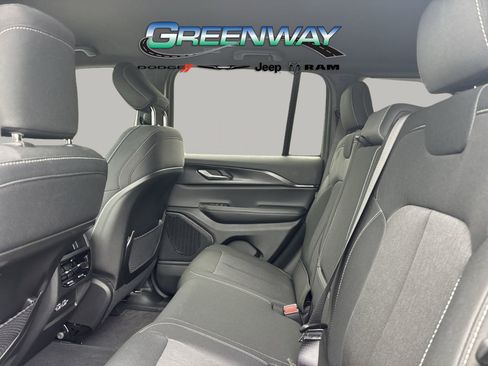New 2025 Jeep Grand Cherokee Laredo image 15