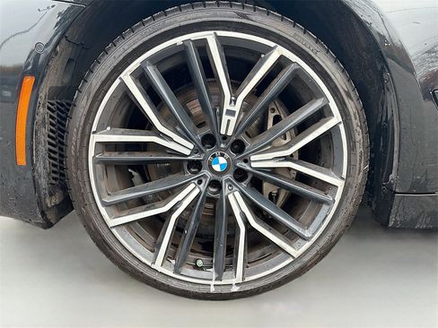 Used 2021 BMW 540i xDrive w/ M Sport Package image 32