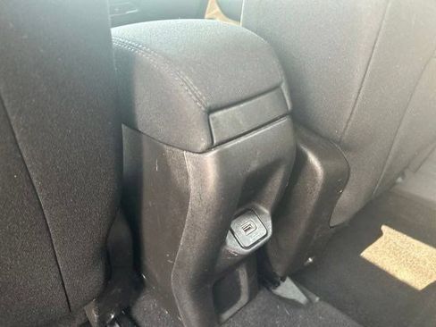 Used 2020 Jeep Renegade Latitude FWD image 32
