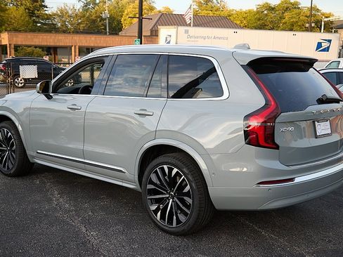 New 2026 Volvo XC90 B6 Plus w/ Protection Package Premier image 7