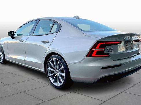 Used 2020 Volvo S60 T5 Momentum image 11