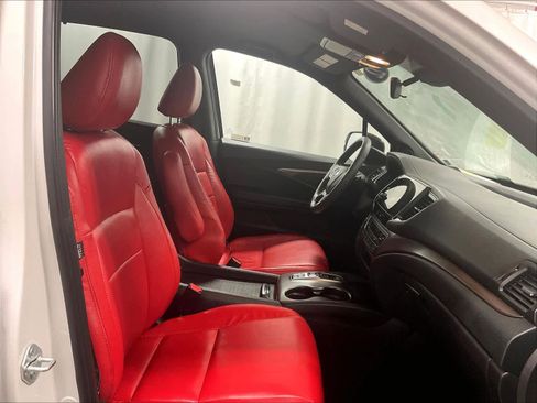 Used 2022 Honda Pilot Sport image 11