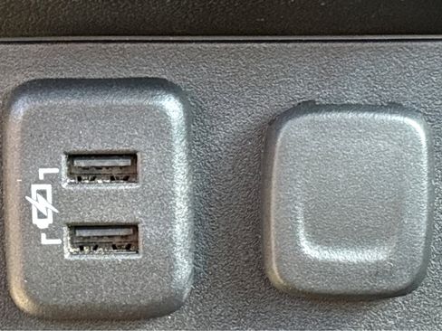 Used 2022 Chevrolet Silverado 1500 LT image 23