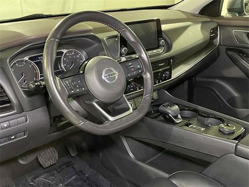 Used 2021 Nissan Rogue SV w/ Premium Package image 15