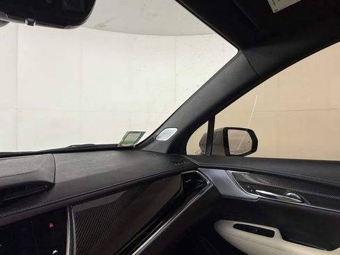 Certified 2023 Cadillac XT6 Sport w/ Technology Package image 16